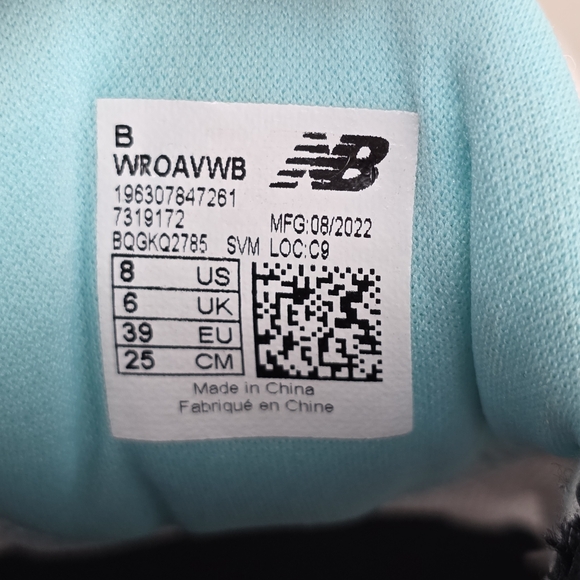 New Balance Womens Roav Fresh Foam Running Shoes White/Black WROAVWB Size 8B - Picture 13 of 13